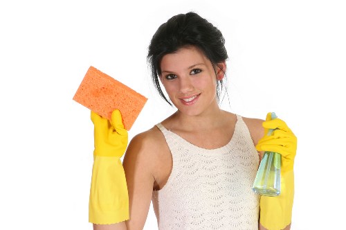 Deep cleaning equipment used on carpet fibers